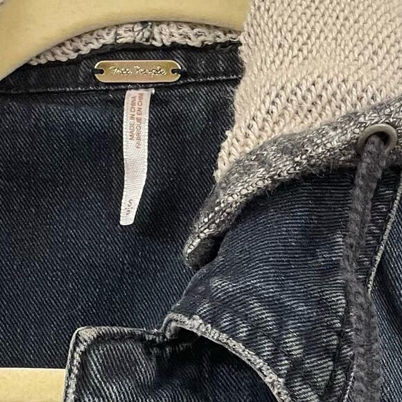 Free People Denim Hoodie Jacket With Grey Sweater Sleeve Womens S Blue Jean - Picture 10 of 10
